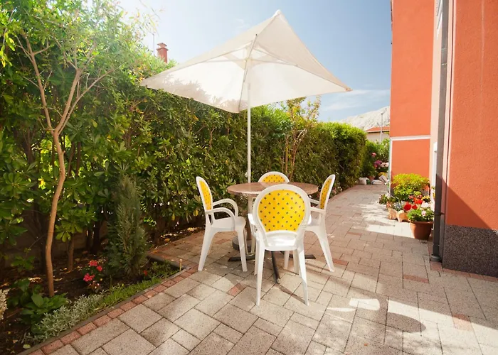 Apartments Nadica