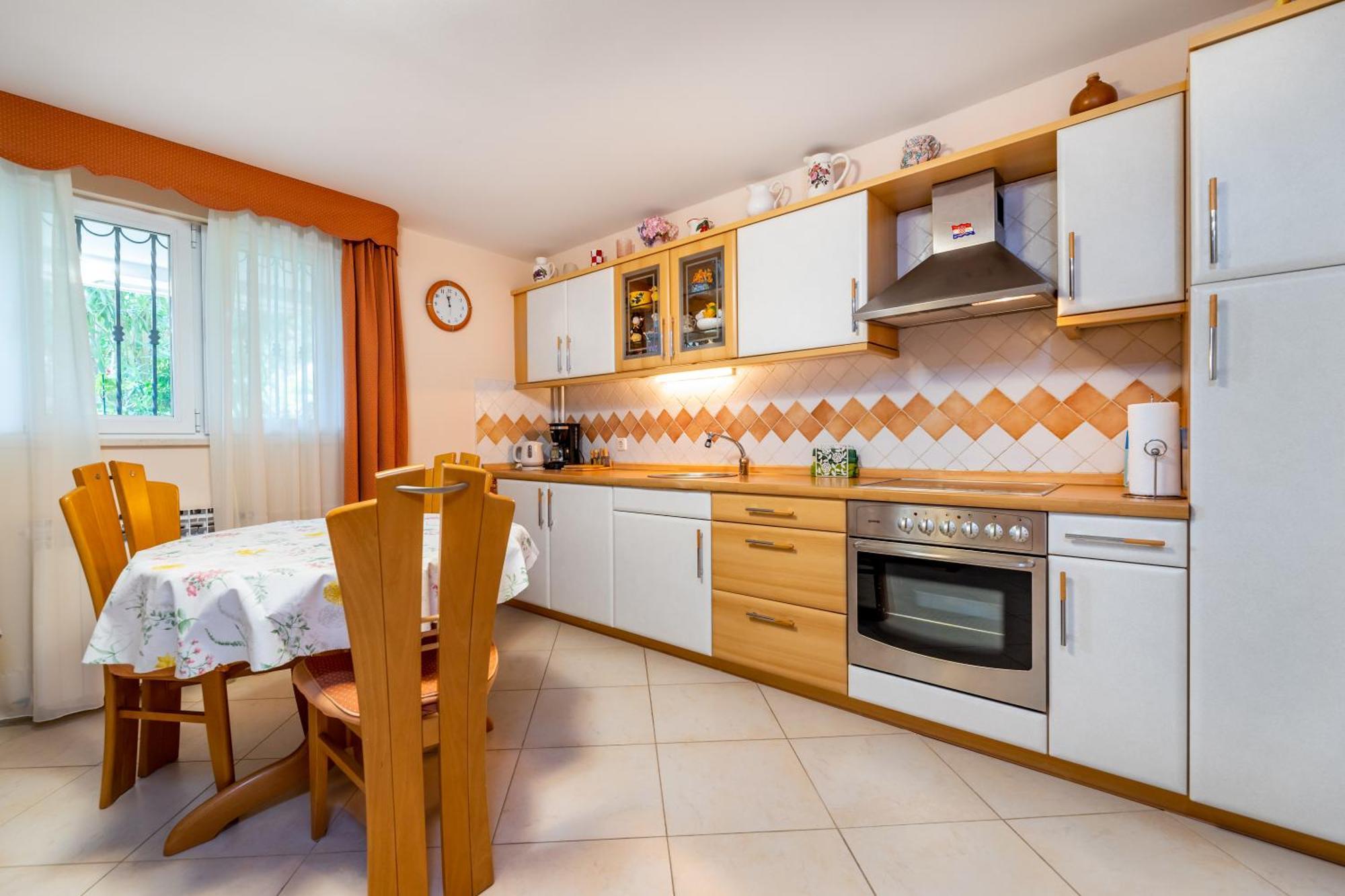 Apartment Nadica *
