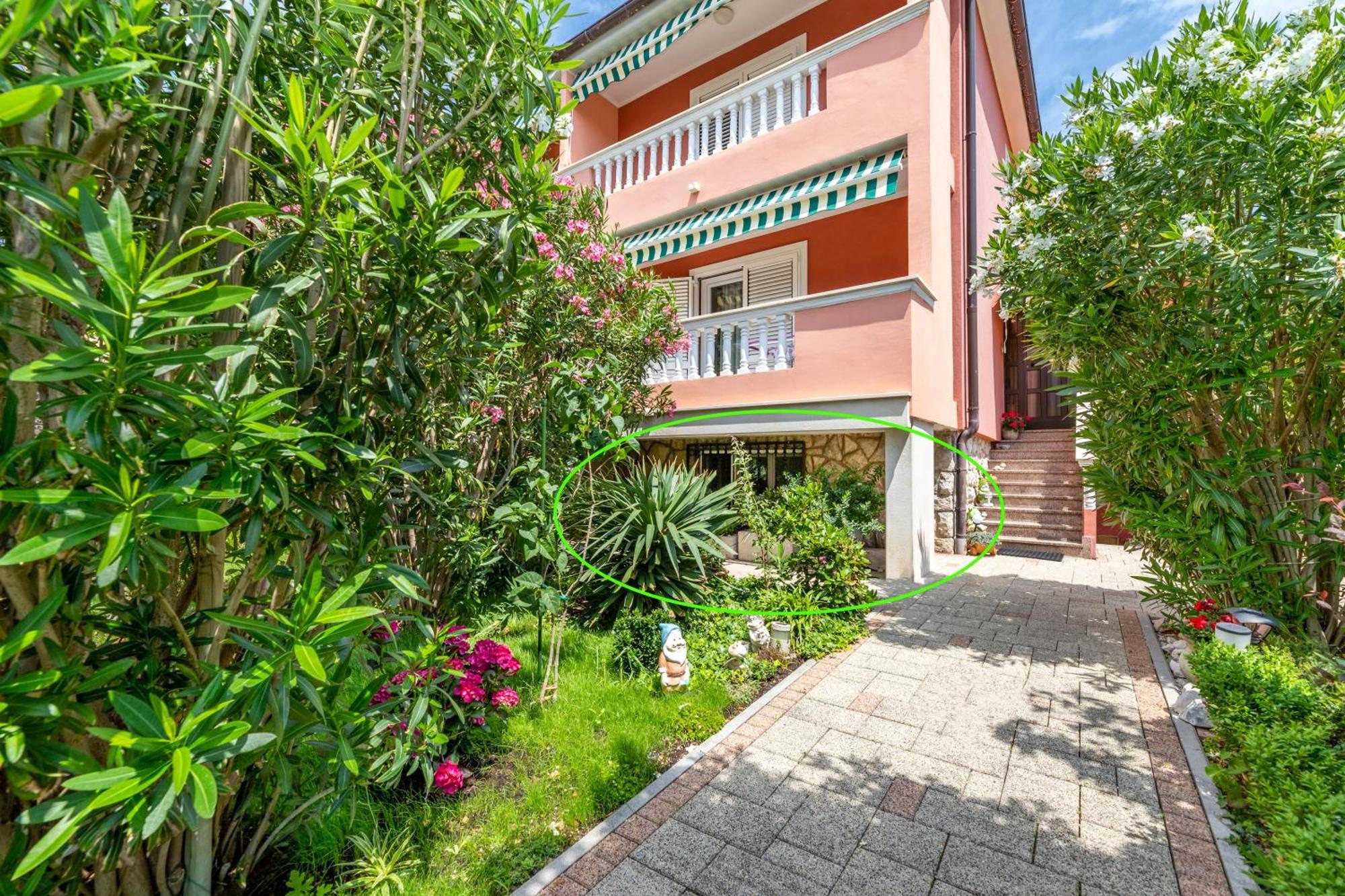 Nadica Apartment *